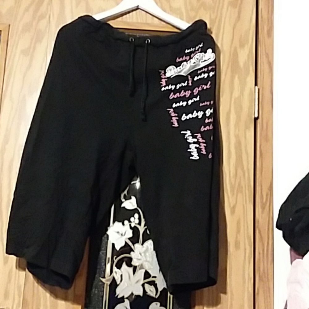 Black knee length sweat pants